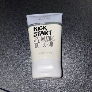 Bath and Body Works KICK START Revitalizing Foot Scrub‎ Active Skincare Feet